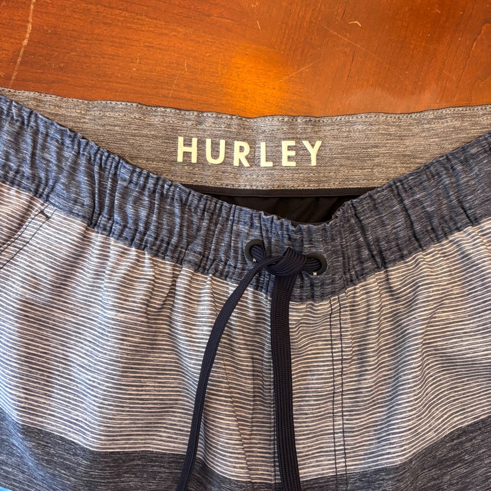 Hurley | Mens Medium | Striped Board Shorts | Blue Grey Swim Trunks | Liner - Picture 5 of 10